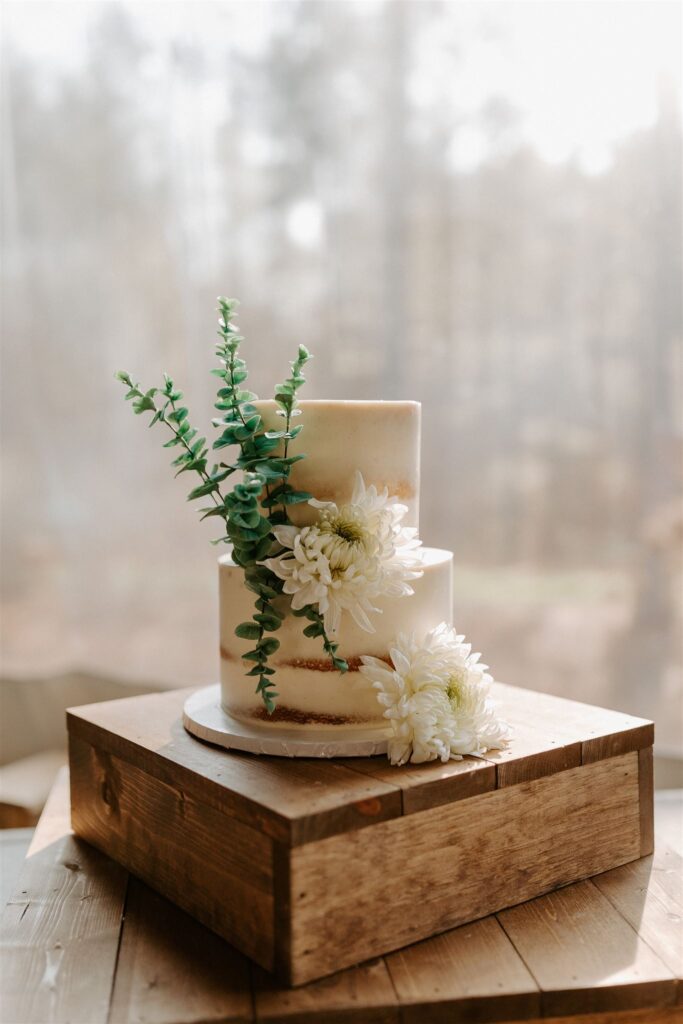 10 Wedding Cake Ideas & Inspiration