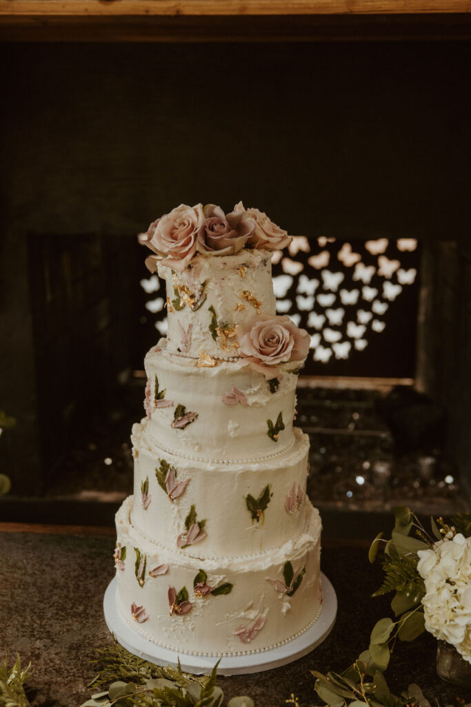 Golden & Elegant Wedding Cake