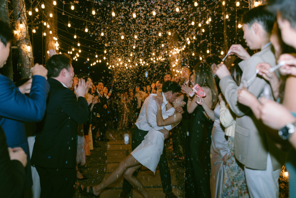 wedding timeline based on natural light