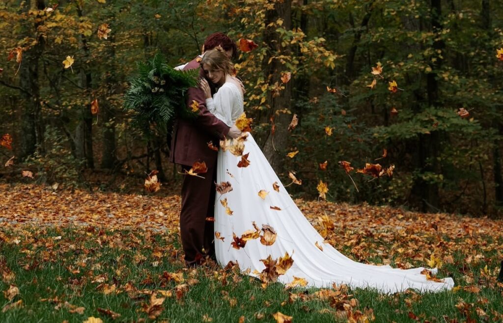 September Weddings: 6 Tips to Capture the Magic of Fall Colors